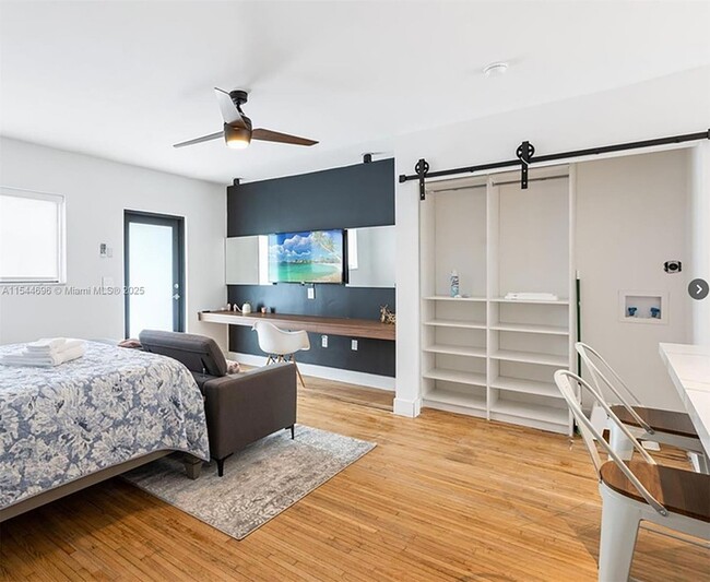 Photo - 740 SW 9th St Unit 2