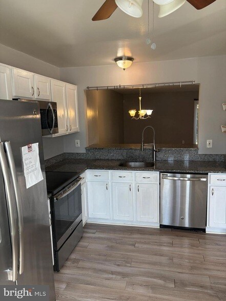 Photo - 3810 Glenview Terrace