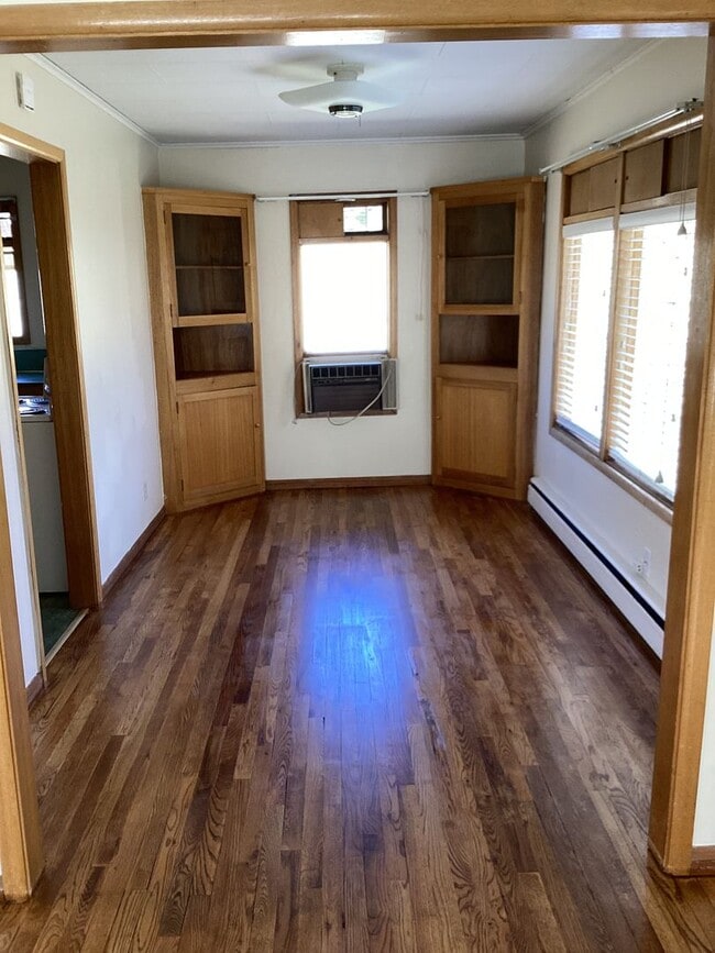 Photo - 2 Bed 1 Bath Duplex with Attached Garage
