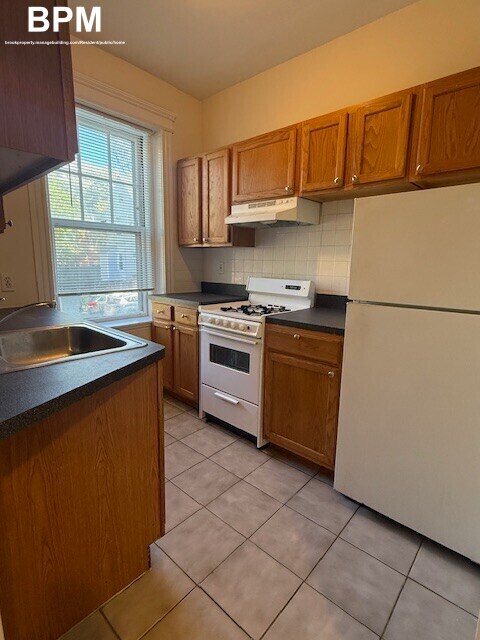 Building Photo - 37 Wendell St Unit 3