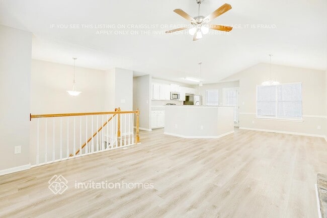 Photo - 134 Collins Way