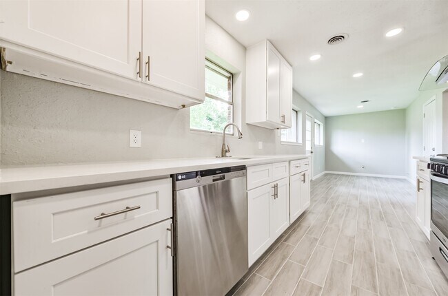 Photo - 9631 Bundy Ln