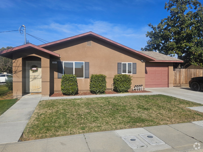 Building Photo - 124 W Fresno St Unit A Rental