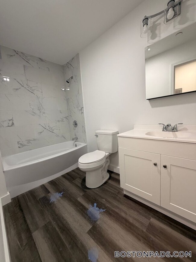 Photo - 197 S Main St Unidad 4