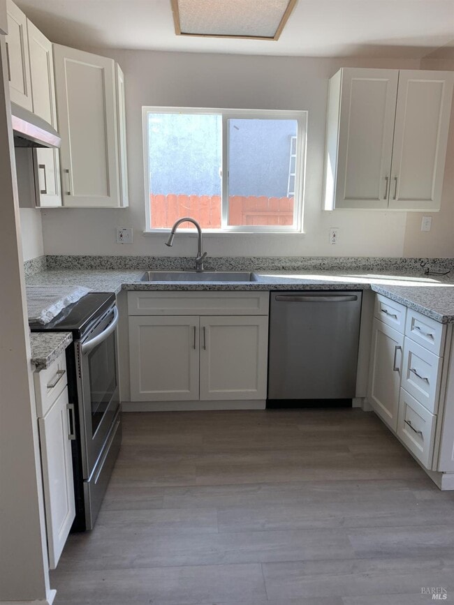 Photo - 287 Camellia St