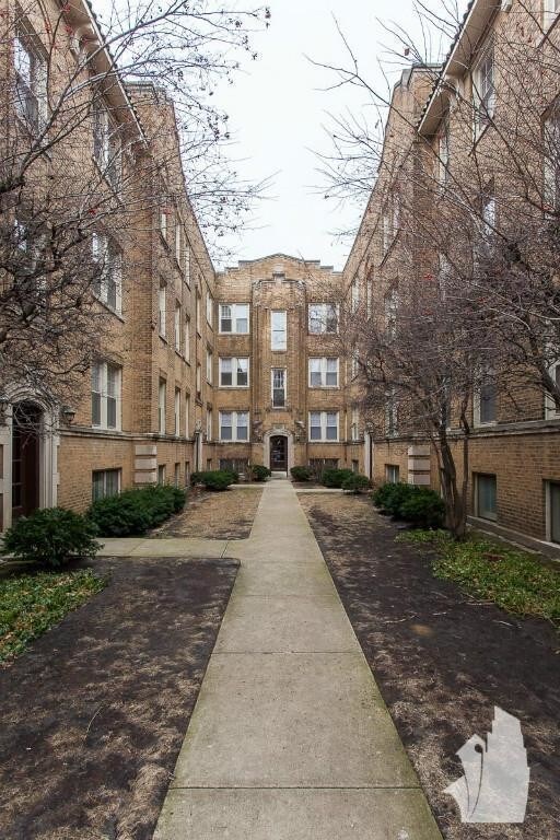 2100 W Ainslie St Unit 2102-E2
