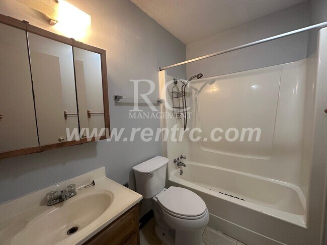 Photo - 1005-4 Oak-