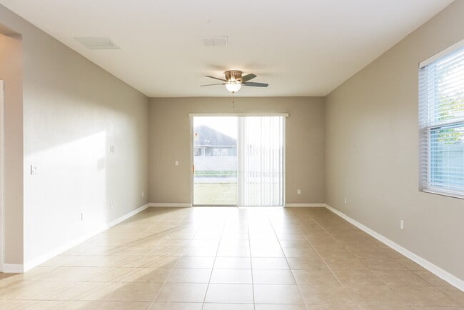 Photo - 1859 Castleton Dr