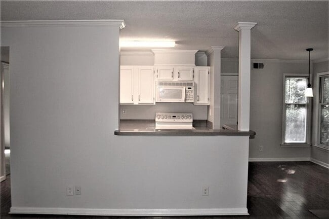 Photo - 901 Garden Ct Unit 901