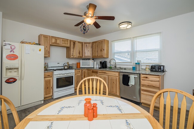 Photo - 1002 Hot Springs Ave