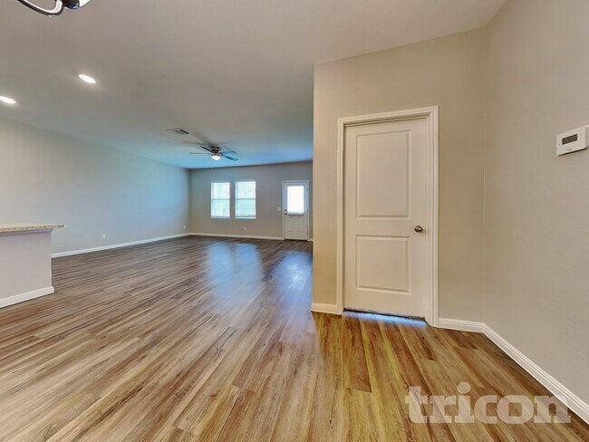 Photo - 871 Bunton Reserve Blvd