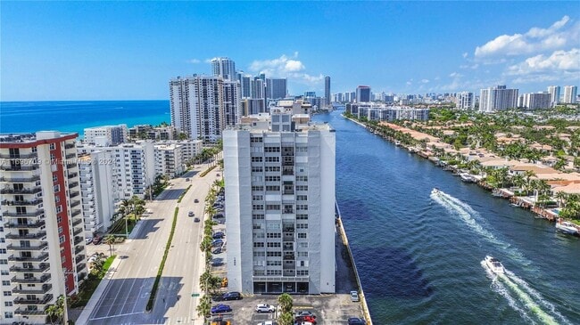 Building Photo - 1400 S Ocean Dr Unit #908 Rental