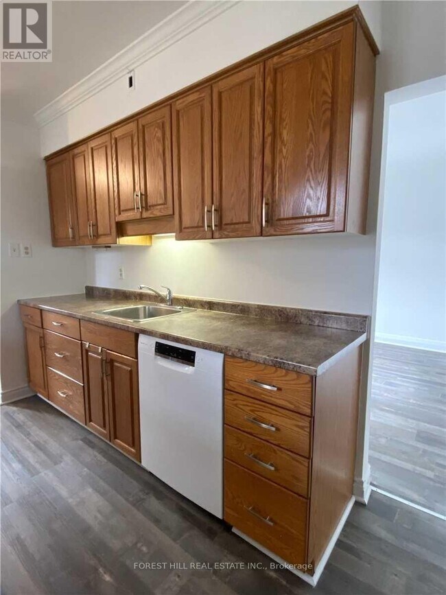 Photo - 125 Innisfil St