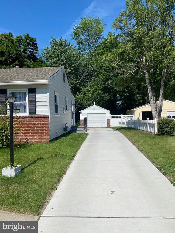 Building Photo - 401 Glendale Dr