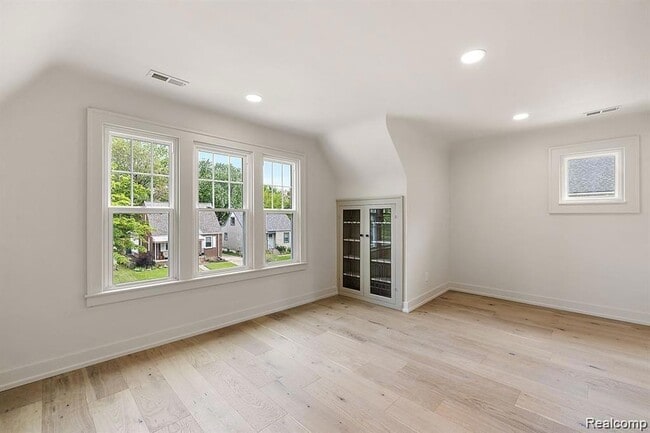 Photo - 310 E Harry Ave