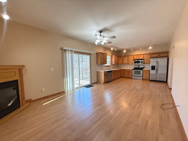 Photo - Beautiful 2 Bed, 2 Bath Luxury Condo - Spring Promo - Ask Today!