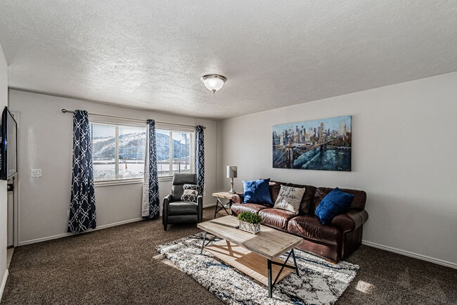 Photo - 640 Old Hwy 30 W