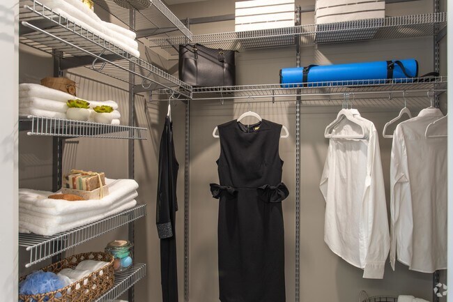 Customizable Track Closet System