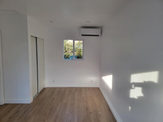 Photo - 8909 S Halldale Ave