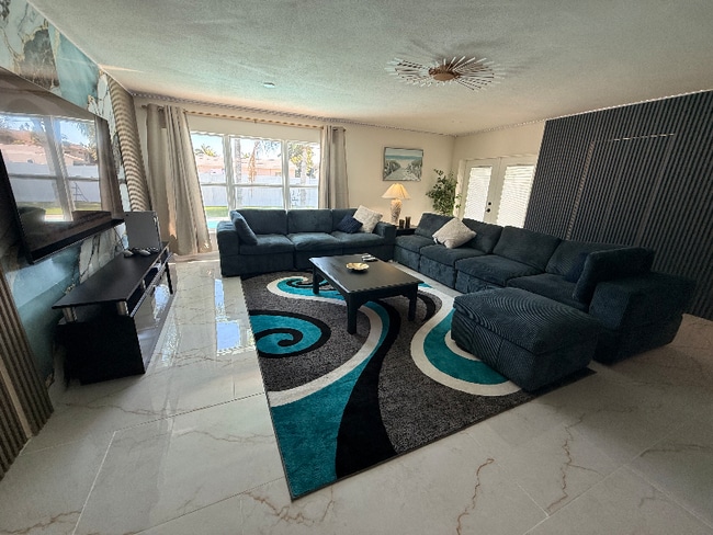 Photo - 4381 Shore Acres Blvd NE