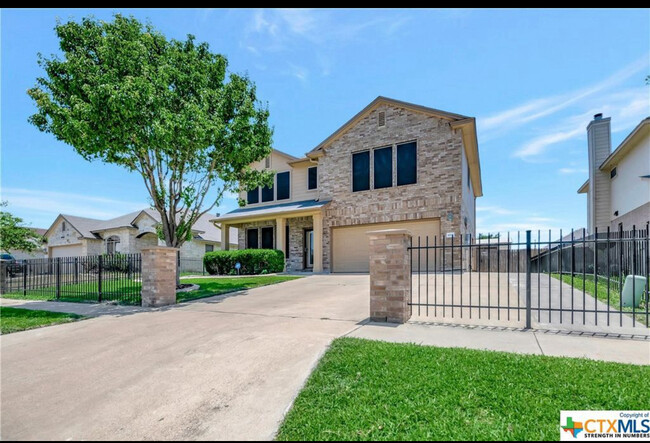 Elegant Front view - 4602 Sydney Harbour Ct House