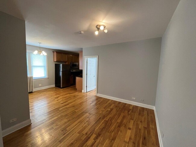 Photo - 4548 W George St Unit 3