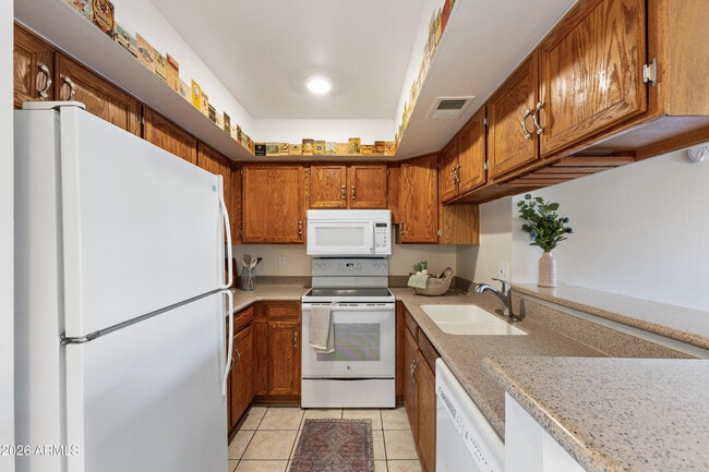 Photo - 540 N May Unidad 2145