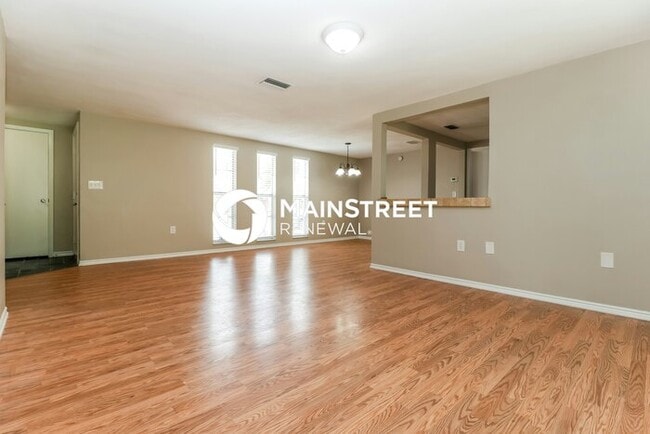 Photo - 3 Bedroom Pet-Friendly Home in New Port Richey, FL with Main Street Renewal