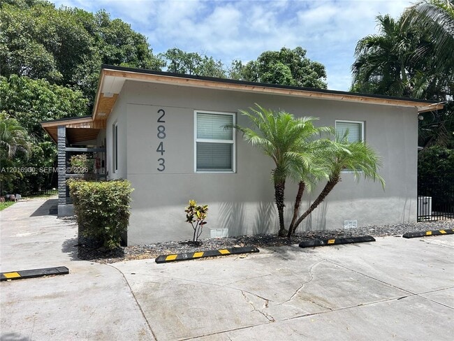 Building Photo - 2843 SW 37th Ct Unit W