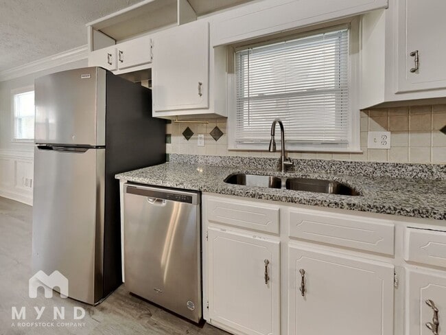 Photo - 223 Hillcrest Dr