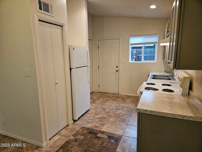 Photo - 6245 E Glencove Cir Unit 4