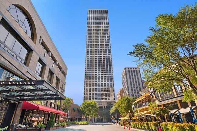 Building Photo - 1030 N State St Unit 21A