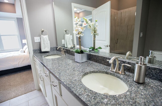 Photo - 1525 Residence Dr