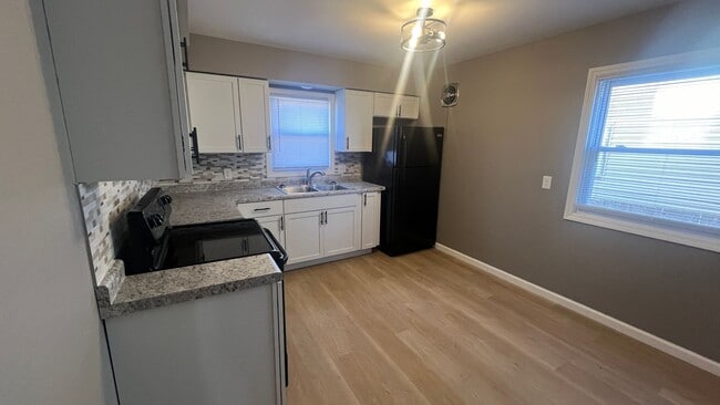 Photo - 5922 N 84th St Unit 5922 Lower