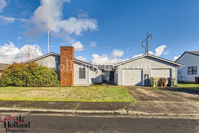 Building Photo - Beautifully Duplex in Desirable Northwest Portland Available For You! BEST NEW PRICE $1,995 and R...