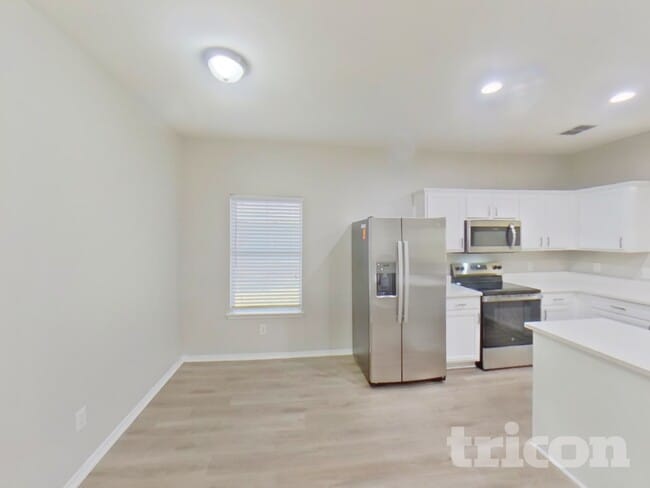 Photo - 1718 White Pine Trail