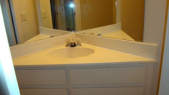 Photo - 7575 Cambridge St Unidad 3201