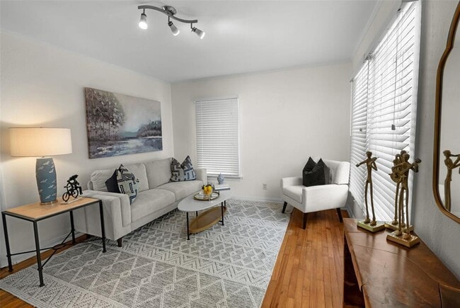 Photo - 2108 Rountree Dr