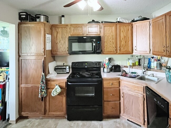 Photo - 800 98th Ave NW Unidad 202