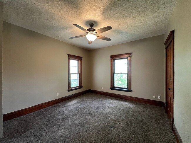 Photo - 919 3rd Ave N Apartment Unit = 919 1/2 3rd Ave North