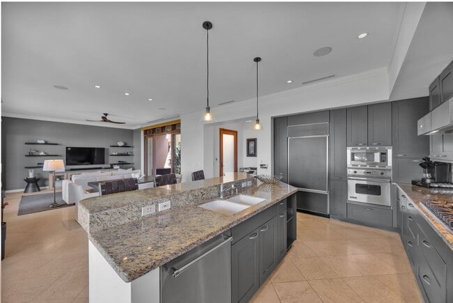 Photo - Luxury 3-Bed Condo at Coconut Grove. Ocean...