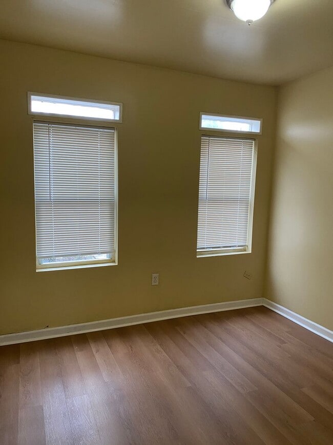 Photo - Spacious Rooms! Hardwood Flooring Througho...