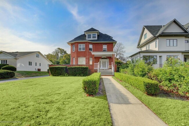 Photo - 60 Monmouth Dr