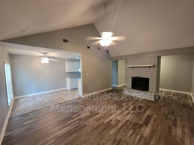 Photo - 3528 Woodlake Rd