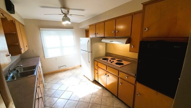 Photo - 2903 Oakland Rd NE