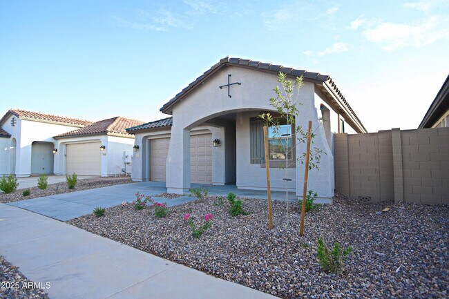 Photo - 1005 W Finch Dr