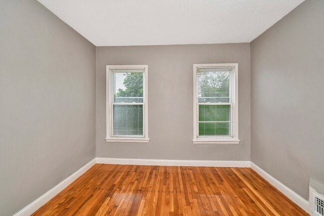 Photo - 352 Norfolk St Unit 3