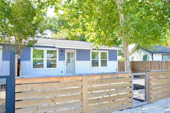 Building Photo - 1401 Marcus Pl