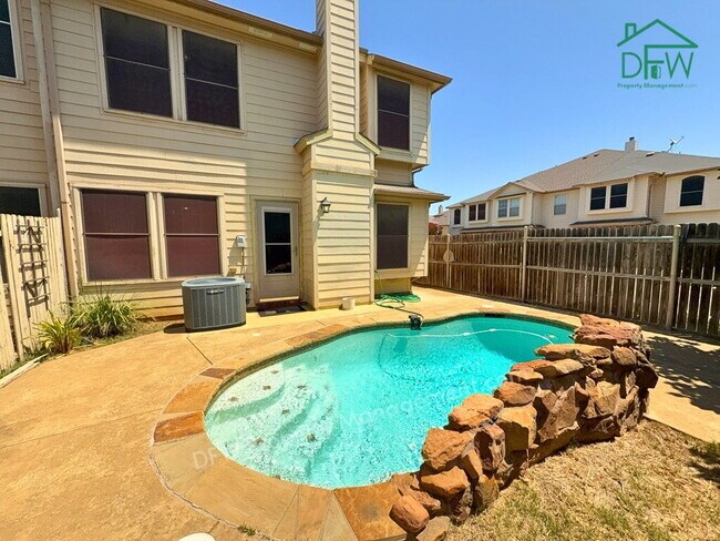 Photo - For Lease: Corner Townhome near DFW Airport - 3BR/2.5BA, Private Pool, Attached Garage, W/D Included