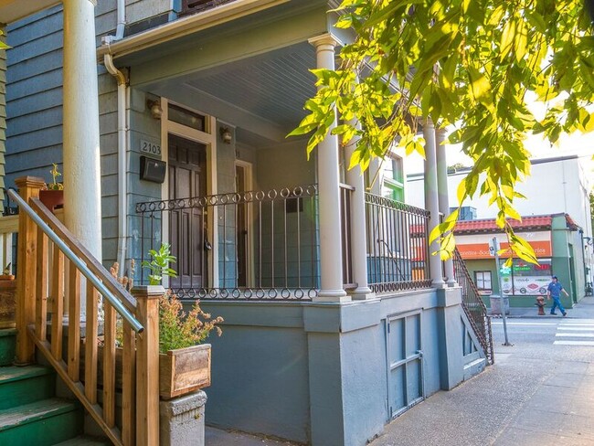 Photo - 2103 NW Hoyt St Townhome